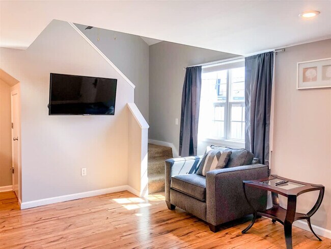 5218 Beach Dr unit ID1354903P, Panama City, FL 32408 - photo 2