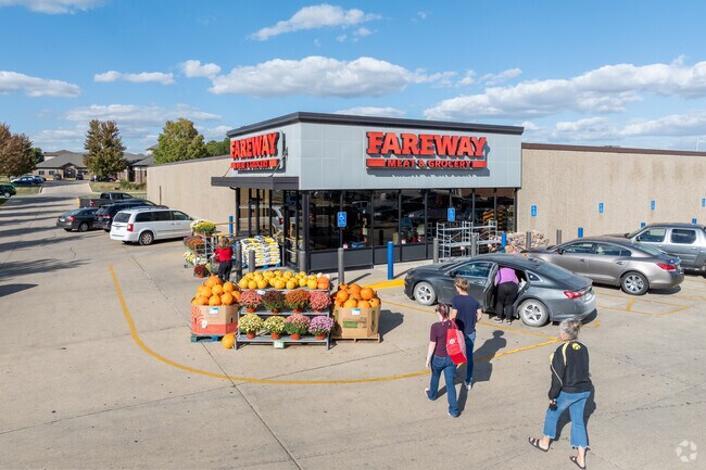 Customers head into Fareway Meat and Grocery in the Audubon neighborhood.