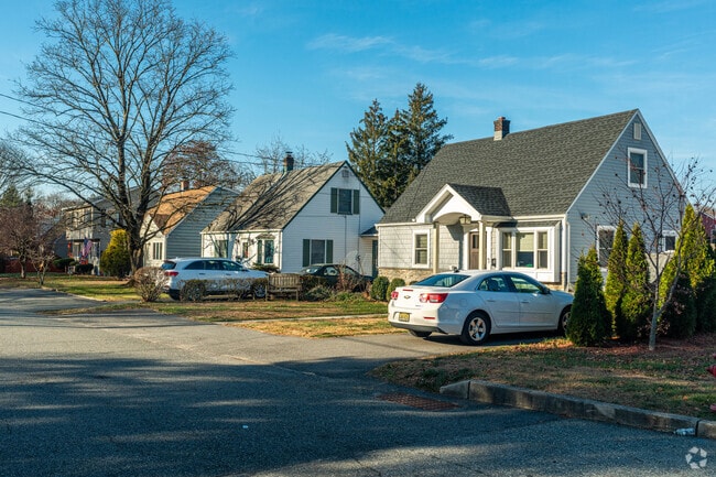 Cape Cods and bungalows are common in neighborhoods in Wanaque.