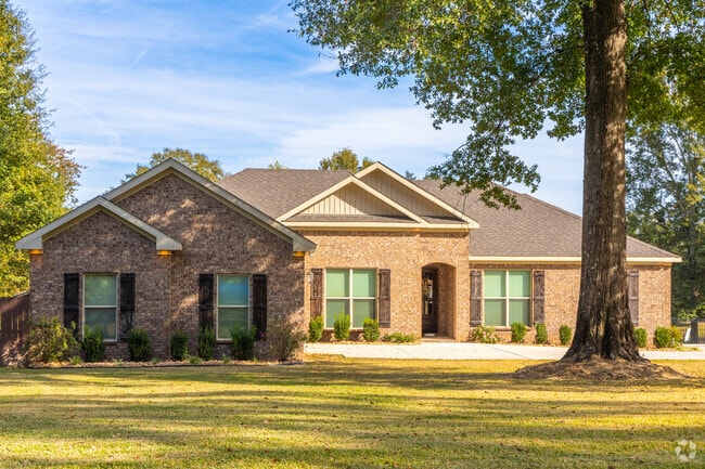 Some of Pamona's higher-end homes feature brick architecture.