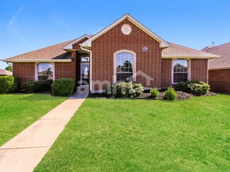 628 E Elder Ln, Mustang, OK 73064