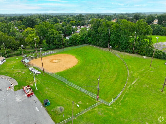 Glen Lea Elementary School has a baseball field.