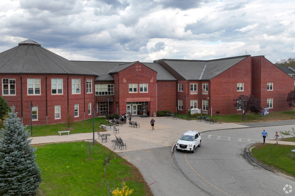 Ipswich High School is on a large adjoining campus with the middle school.