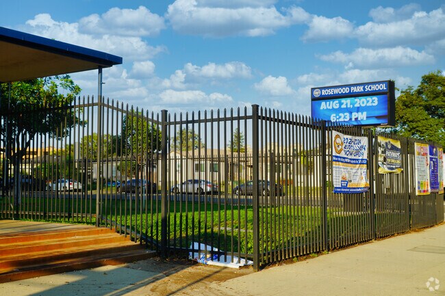 Rosewood Park School provides education in the neighborhood of Commerce.