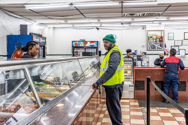 Manny’s Deli & Restaurant in Dayton offers fresh Spanish cuisine with a variety of flavorful dishes.