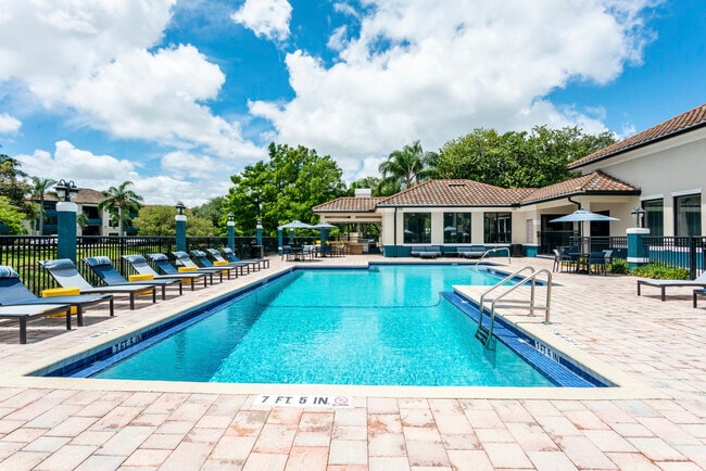 Vue at 1400 Swimming Pool and Lounge Area