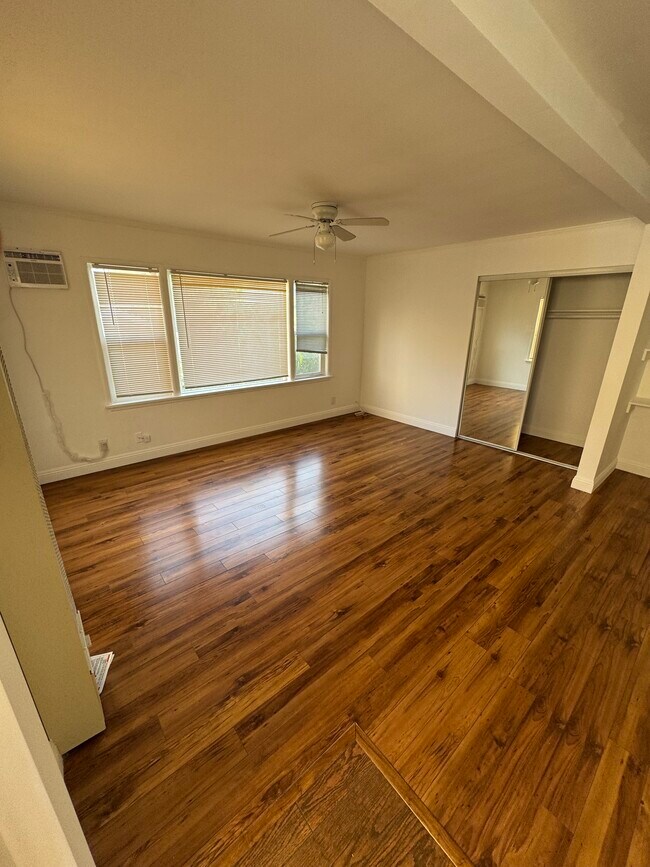 655 Westmount Dr unit 655 1-4, West Hollywood, CA 90069 - photo 3