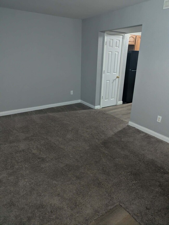 11531 Planewood Ct, Indianapolis, IN 46235 - photo 5