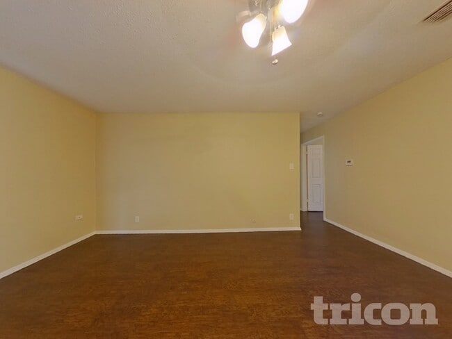 1404 E Park Dr, Mesquite, TX 75149 - photo 3