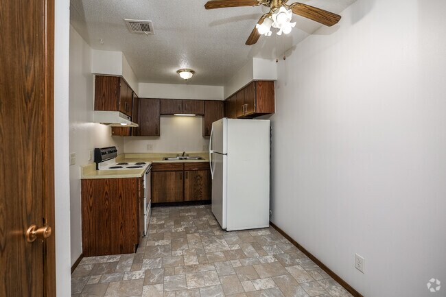 1BR, 1BA - 798 SF