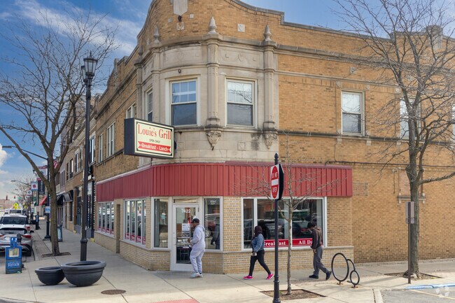 Louie's Grill is a long time staple of Forest Park, serving the community for over 20 years.