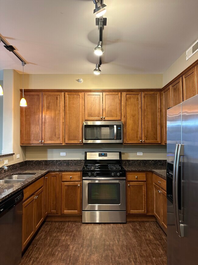 5N426 Rohlwing Rd unit 1, Itasca, IL 60143 - photo 3