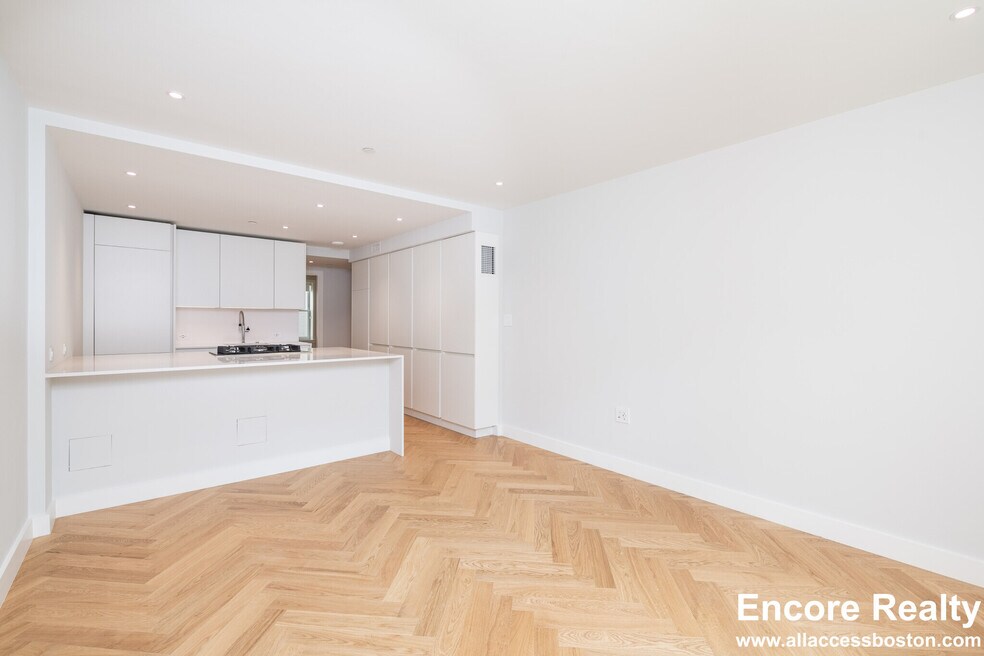 12 Commonwealth Ave unit 505, Boston, MA 02116 - photo 1