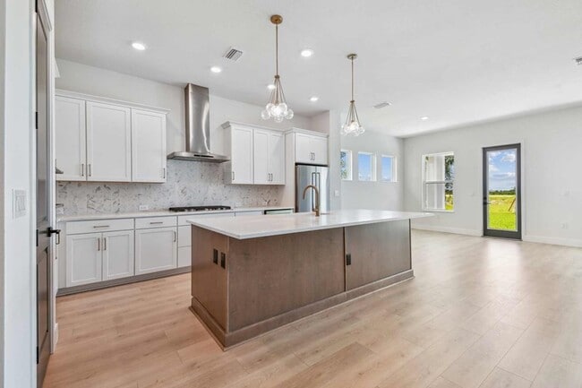 18172 Foxtail Loop unit 36452772, Venice, FL 34293 - photo 3