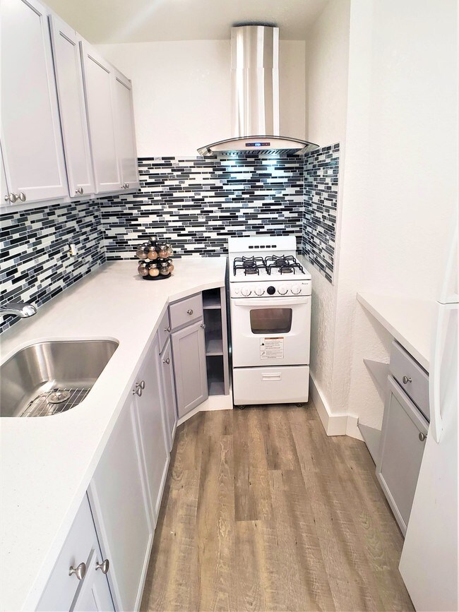 5421 Market St unit C, Emeryville, CA 94608 - photo 5