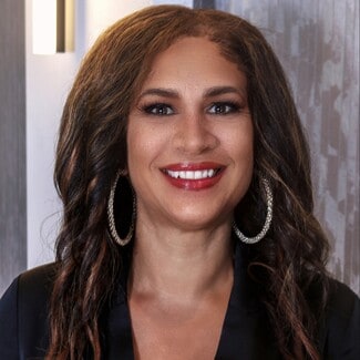 Lisa Stines