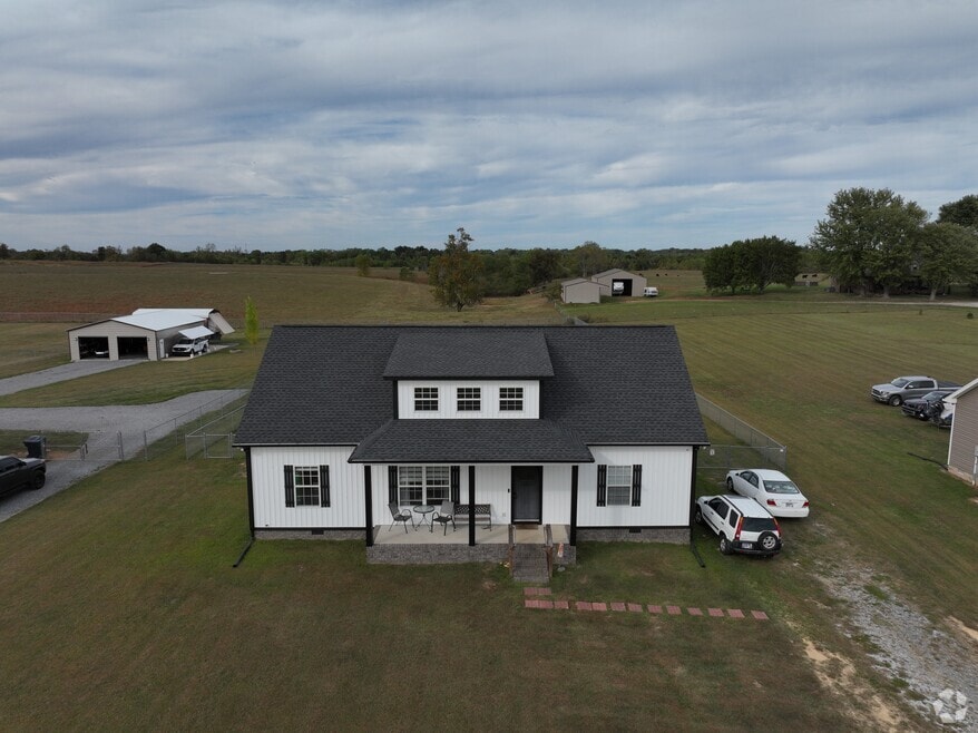 1884 Old Highway 52, Lafayette, TN 37083 - photo 2