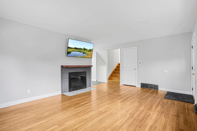 1062 Oberlin Dr, Columbus, OH 43221 - photo 6