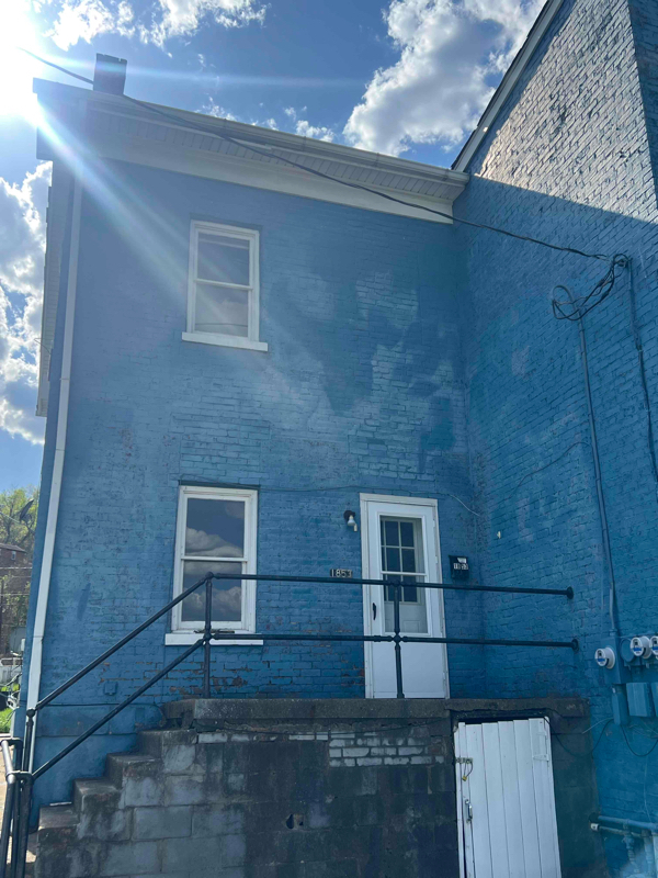 1853 Belmont St, Bellaire, OH 43906