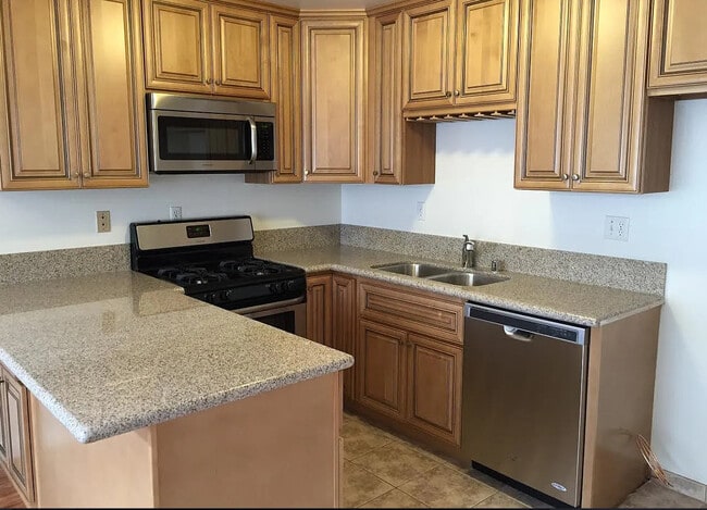 2115 Mathews Ave, Redondo Beach, CA 90278 - photo 3