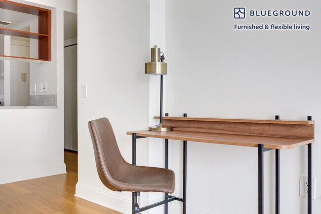 215 E 96th St unit FL21-ID688, New York, NY 10128 - photo 4