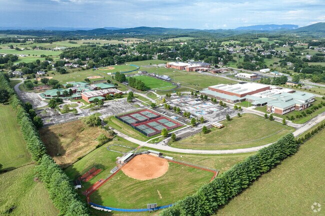 Auburn Elementary School serves the educational needs of young students in the Plum Creek area.