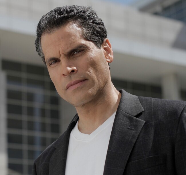 Agent Photo