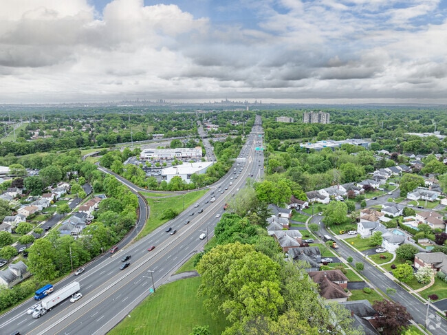 There are many highways leading in and out of Montclair Heights, making it a commuter's dream.