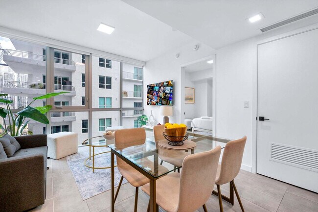 227 NE 2nd St unit FL20-ID1032216P, Miami, FL 33132 - photo 6