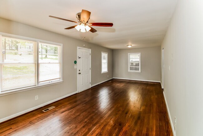 1340 5th Place NW, Center Point, AL 35215 - photo 4