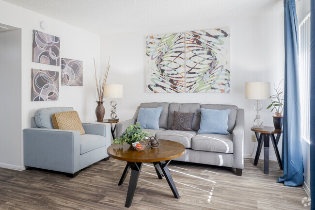 1BR, 1BA - 550SF - Living Room