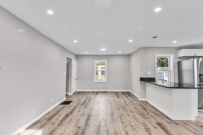 3 Ellsworth St, Westfield, MA 01085 - photo 3