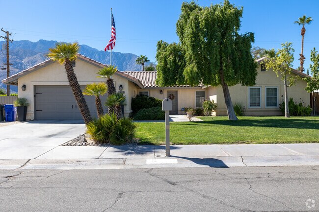 Dream homes come to life in the exclusive neighborhood of Racquet Club South.