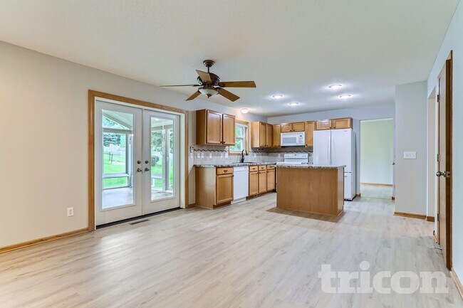 2202 Marilyn Ave, Saint Paul, MN 55122 - photo 6