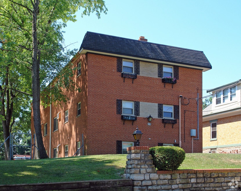 Wardall, Cincinnati, OH 45211 - photo 1