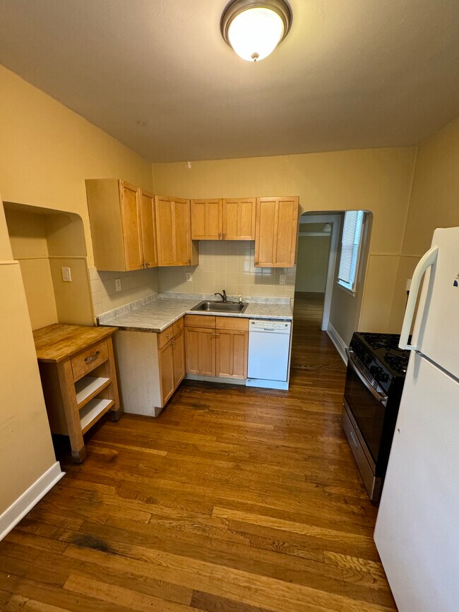 61 Strathmore Rd unit 3a, Brighton, MA 02135 - photo 4