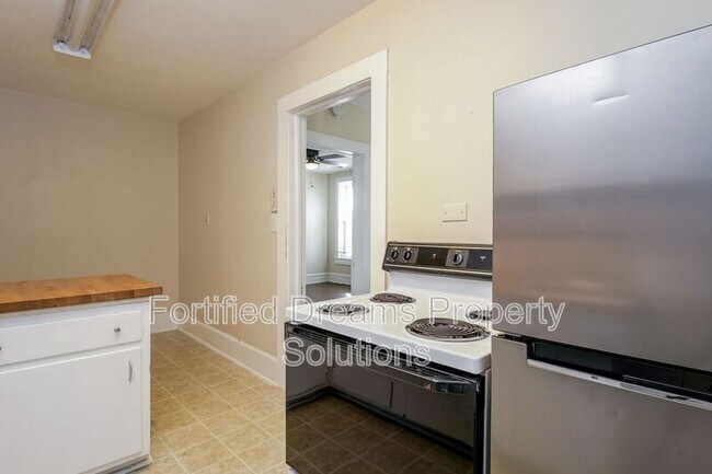 400 S Spring St unit C, Greensboro, NC 27401 - photo 5