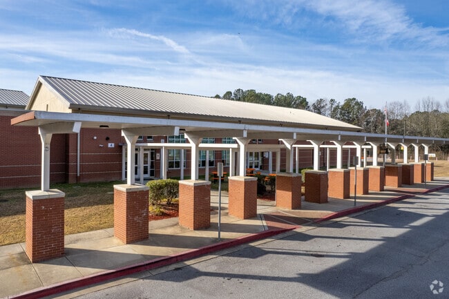 Oakley Elementary School serves around 719 students daily.