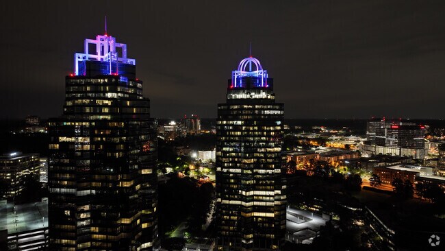 Sandy Springs - Concourse at Landmark Center (King & Queen Towers) pic 2