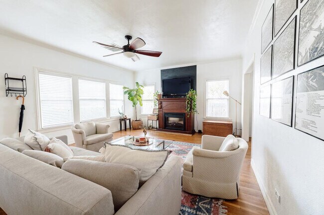 1025 N 34th St unit ID1352448P, Waco, TX 76710 - photo 6