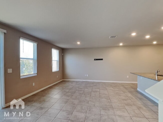 7649 Intrepid Rd, Wesley Chapel, FL 33545 - photo 4