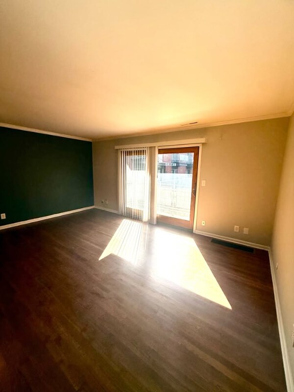 4213 Clark Ave unit 4, Kansas City, MO 64111 - photo 5