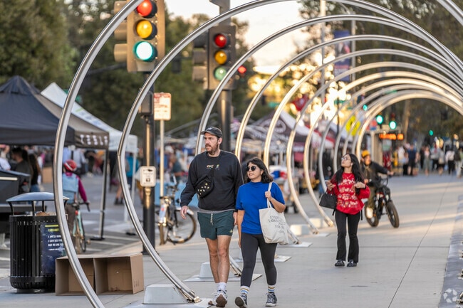 The Meadowlands is close to downtown San Jose, where many events take place.