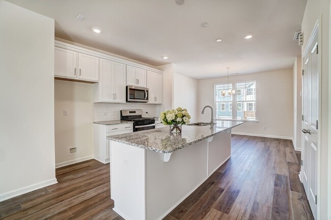 719 Parc Townes Dr unit 46, Wendell, NC 27591 - photo 3