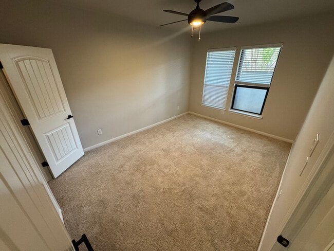 1387 Studer St, Houston, TX 77007 - photo 2