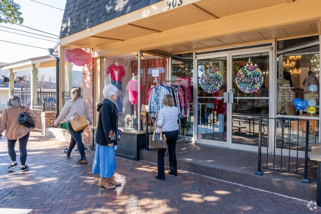 Downtown Perry is perfect for walking and shopping at the local boutiques throughout.
