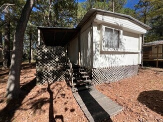 82 Young Rd, Huntsville, TX 77320