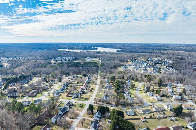Florence is a mere few minutes away from Oak Hollow Lake.