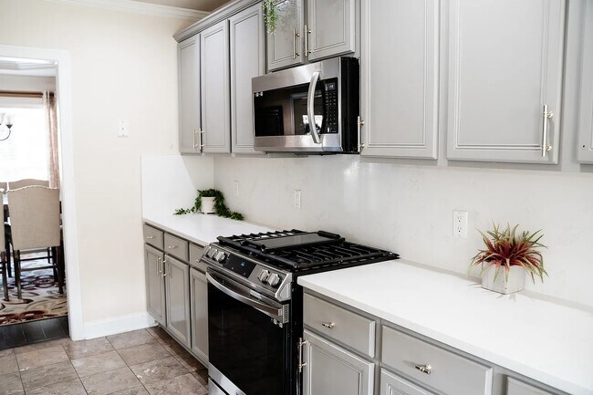 4433 Pond Edge Rd, Snellville, GA 30039 - photo 7