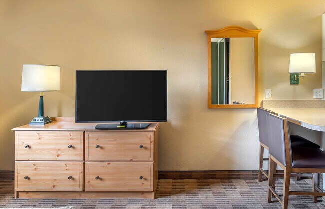 855 Pasquinelli Dr, Westmont, IL 60559 - photo 7